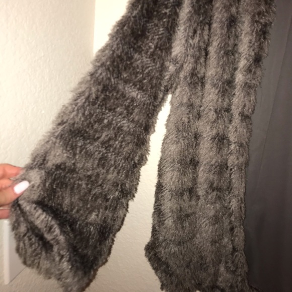 Tularosa Faux Fur Gray Jacket - Picture 2 of 8